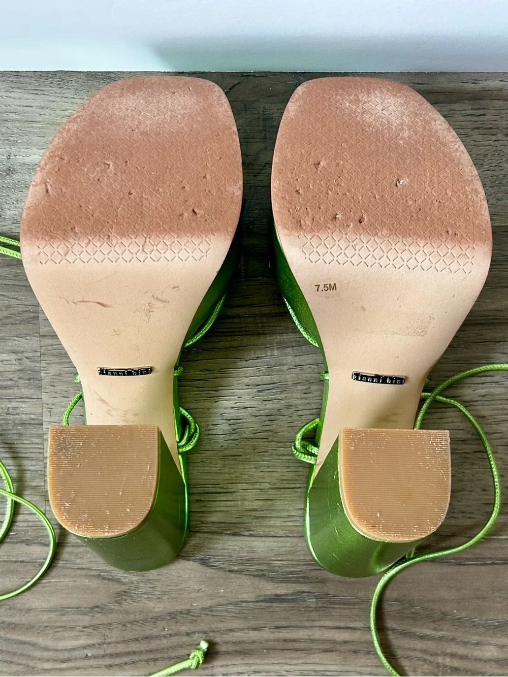 💚 Gianni Bini Metallic Green Platform Heels